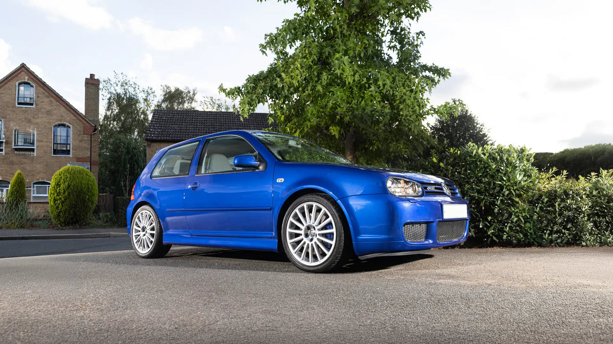 A 390-Mile VW Golf R32 Is Going to Auction With No Reserve. Here's Why That's Interesting